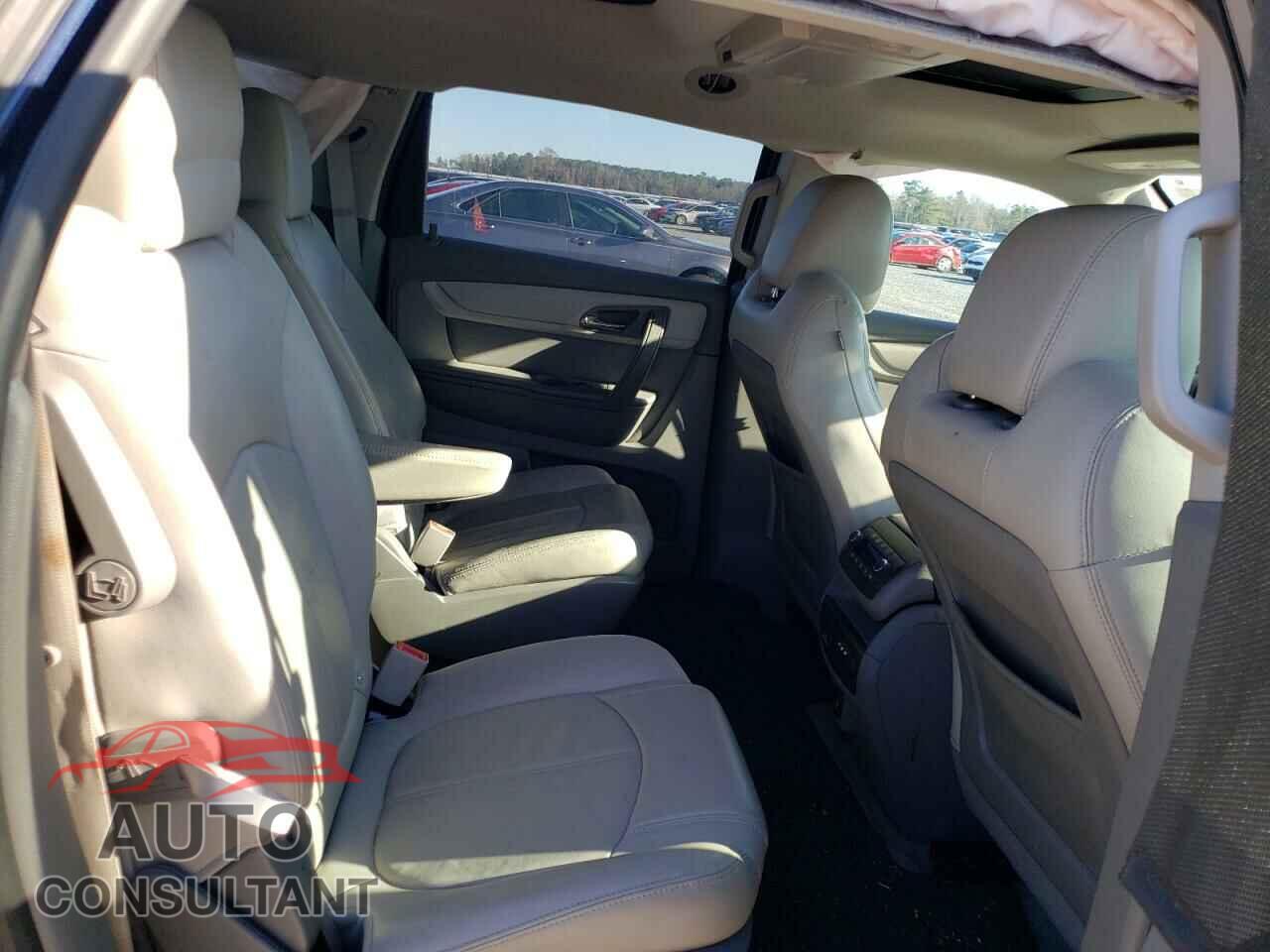 CHEVROLET TRAVERSE 2017 - 1GNKRHKD5HJ206053