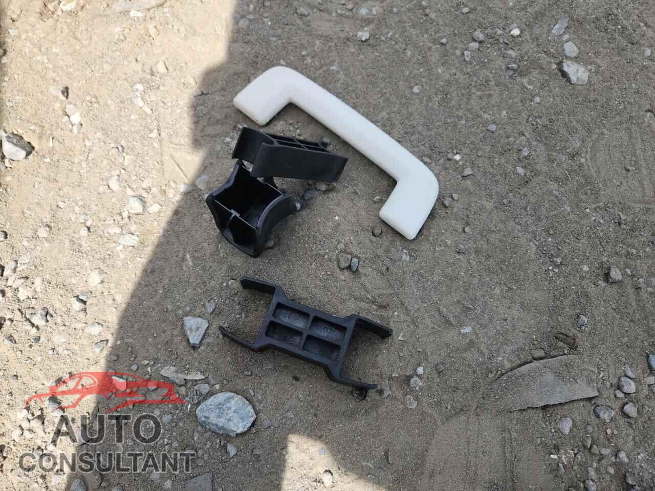 FORD ESCAPE 2016 - 1FMCU9J9XGUA16496