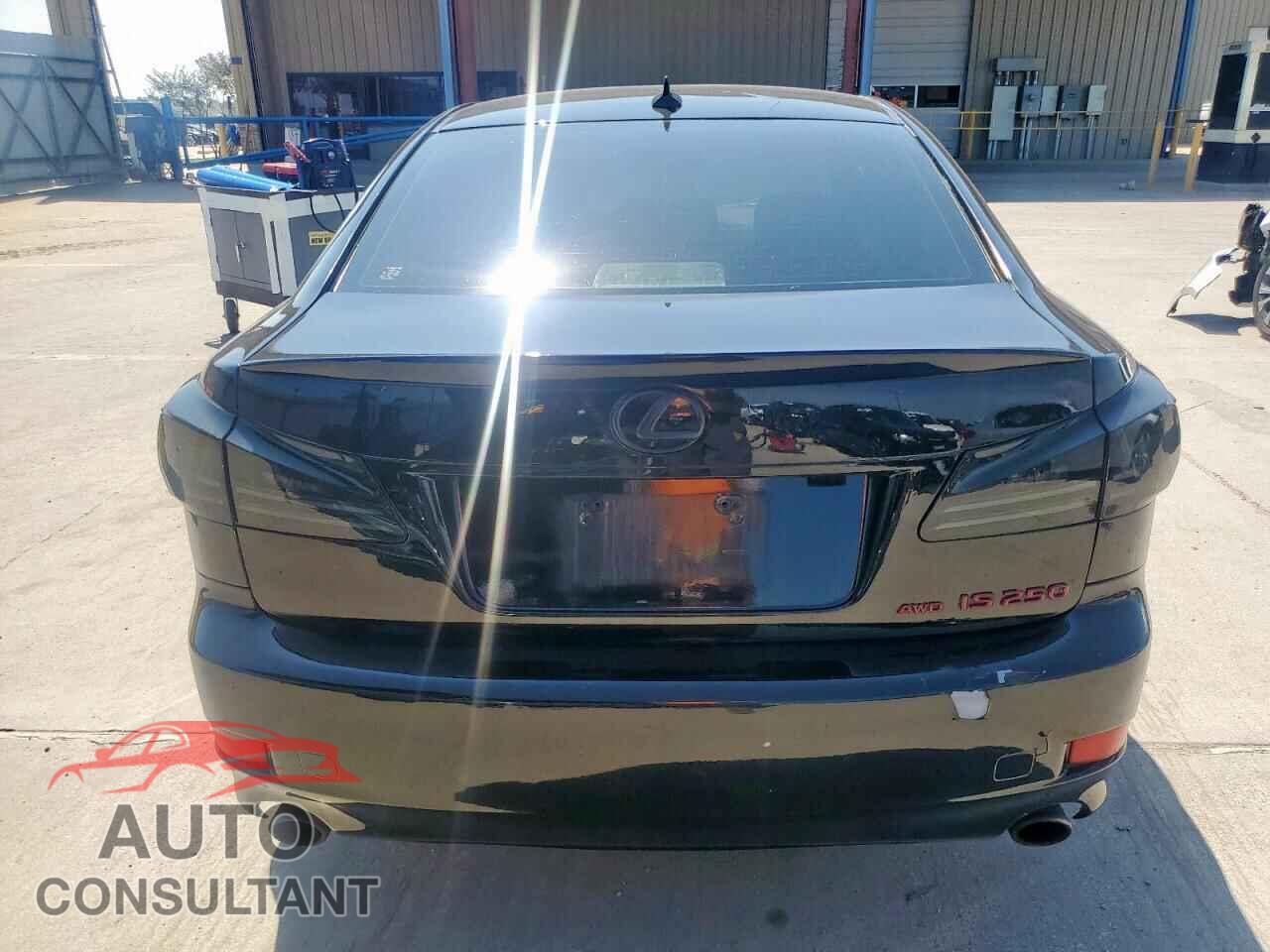 LEXUS IS 2012 - JTHCF5C25C5057211