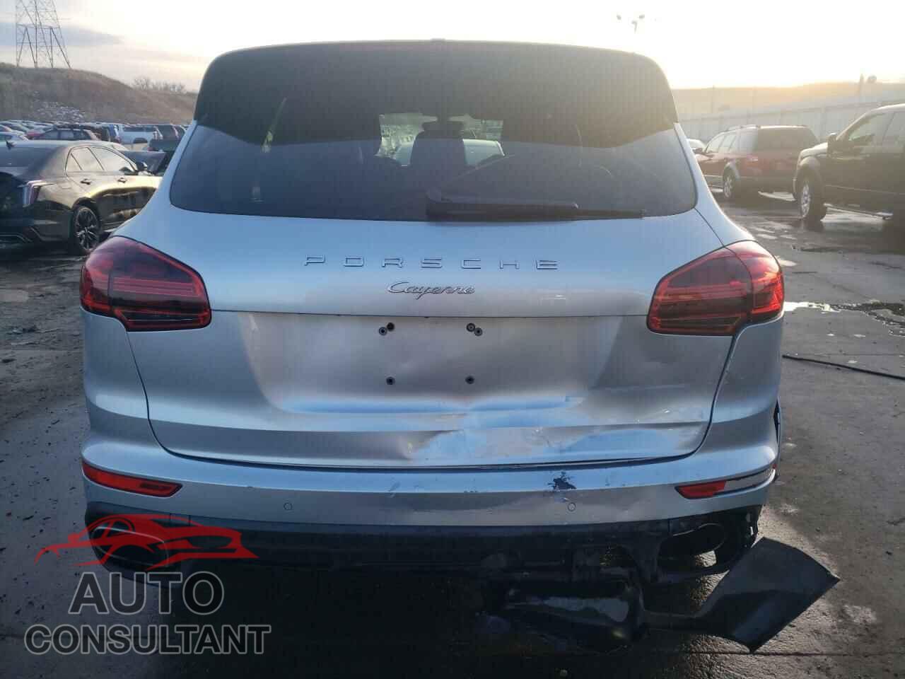 PORSCHE CAYENNE 2017 - WP1AA2A23HKA87193
