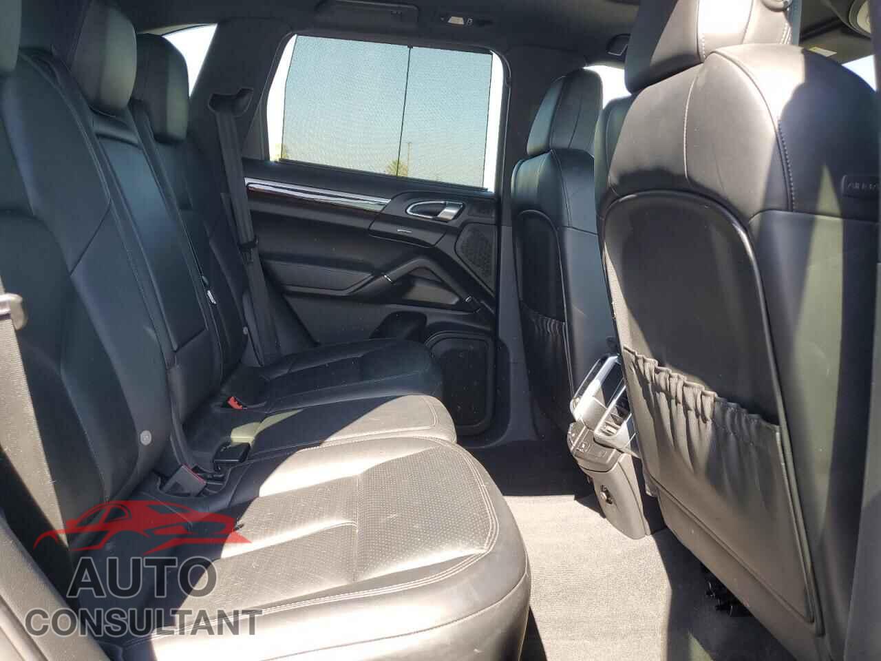 PORSCHE CAYENNE 2012 - WP1AA2A26CLA04813