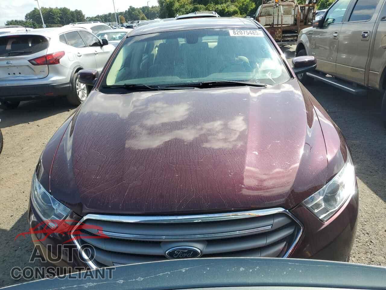 FORD TAURUS 2018 - 1FAHP2E86JG108629
