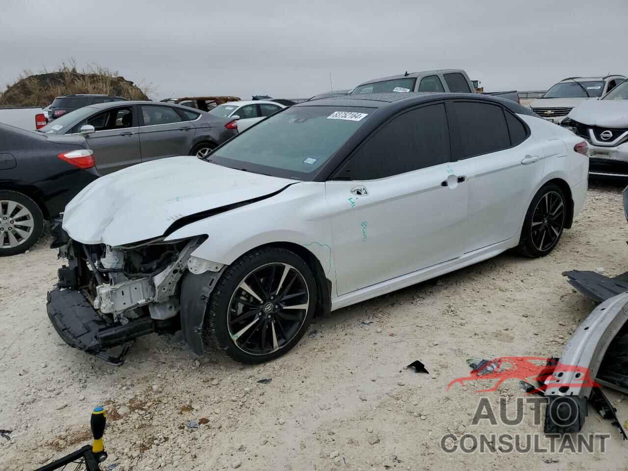 TOYOTA CAMRY 2018 - 4T1BZ1HK4JU019215