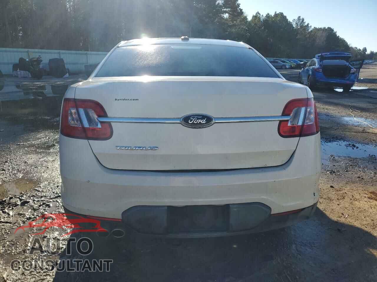 FORD TAURUS 2011 - 1FAHP2DW7BG132939