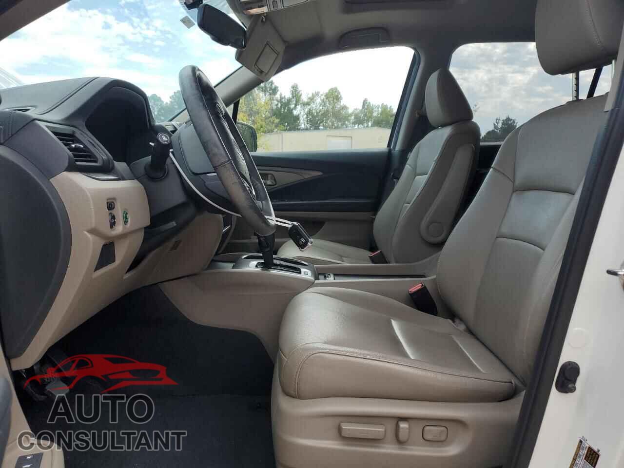 HONDA PILOT 2017 - 5FNYF6H55HB076492