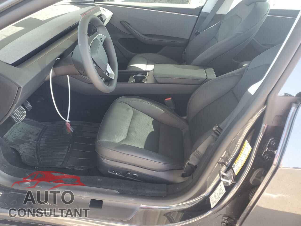 TESLA MODEL 3 2024 - 5YJ3E1EA3RF869941