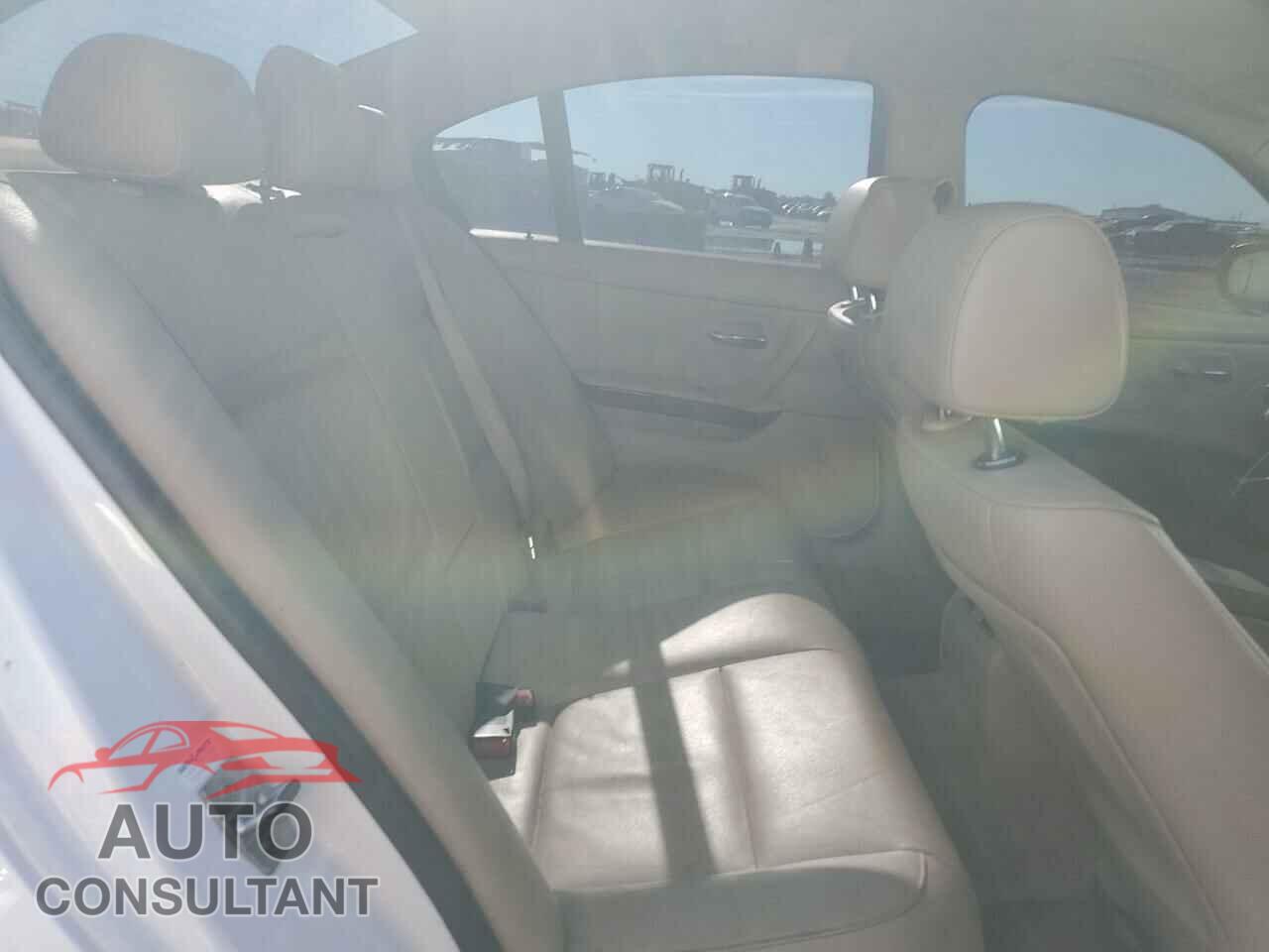 BMW 3 SERIES 2011 - WBAPH5G50BNM80047