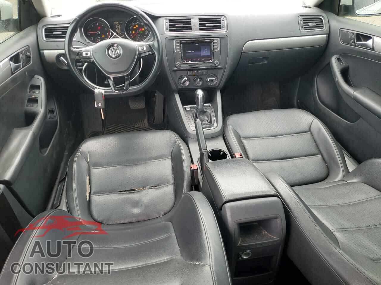VOLKSWAGEN JETTA 2017 - 3VWDB7AJ1HM224010