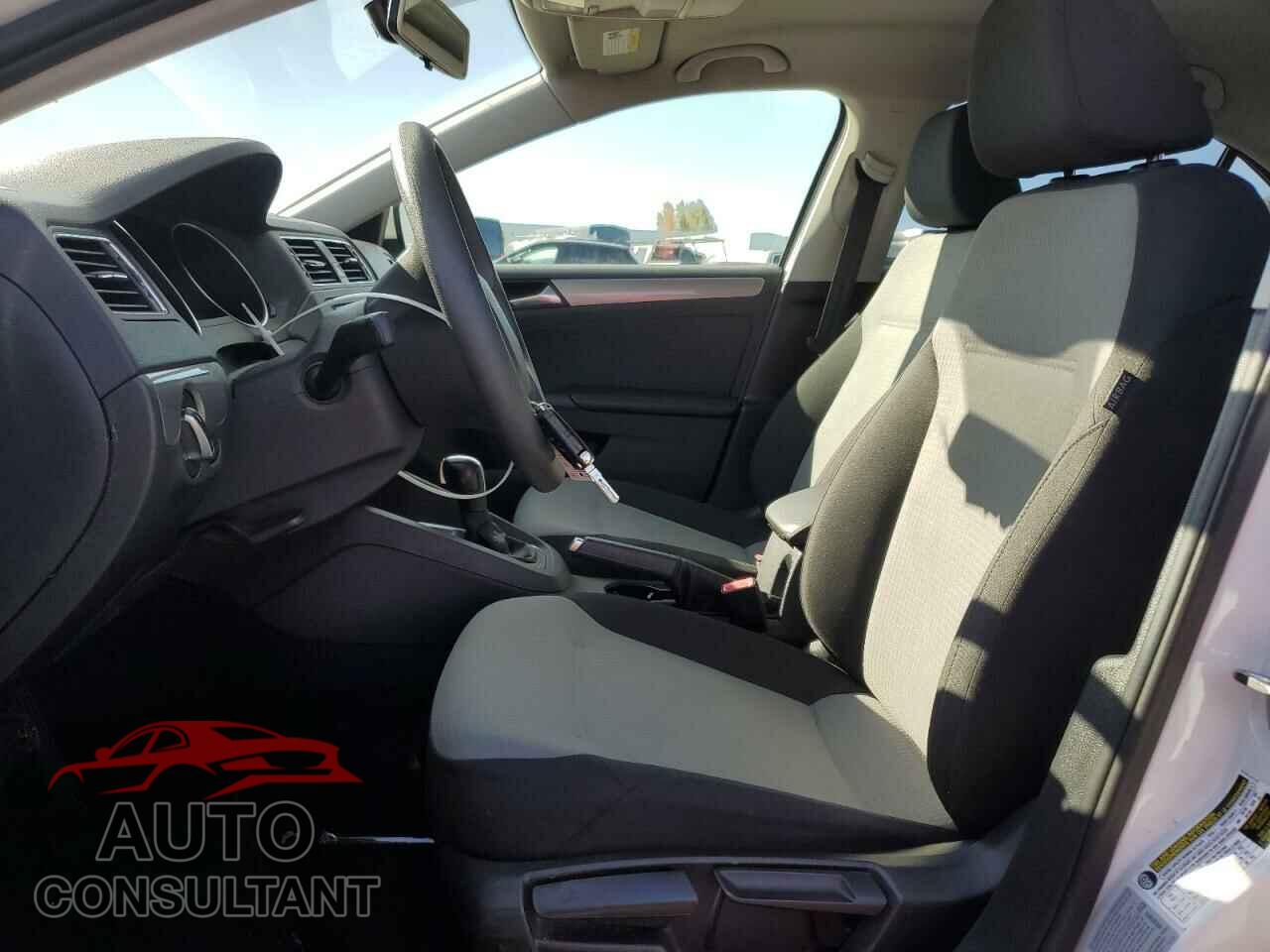 VOLKSWAGEN JETTA 2017 - 3VW2B7AJ7HM400081