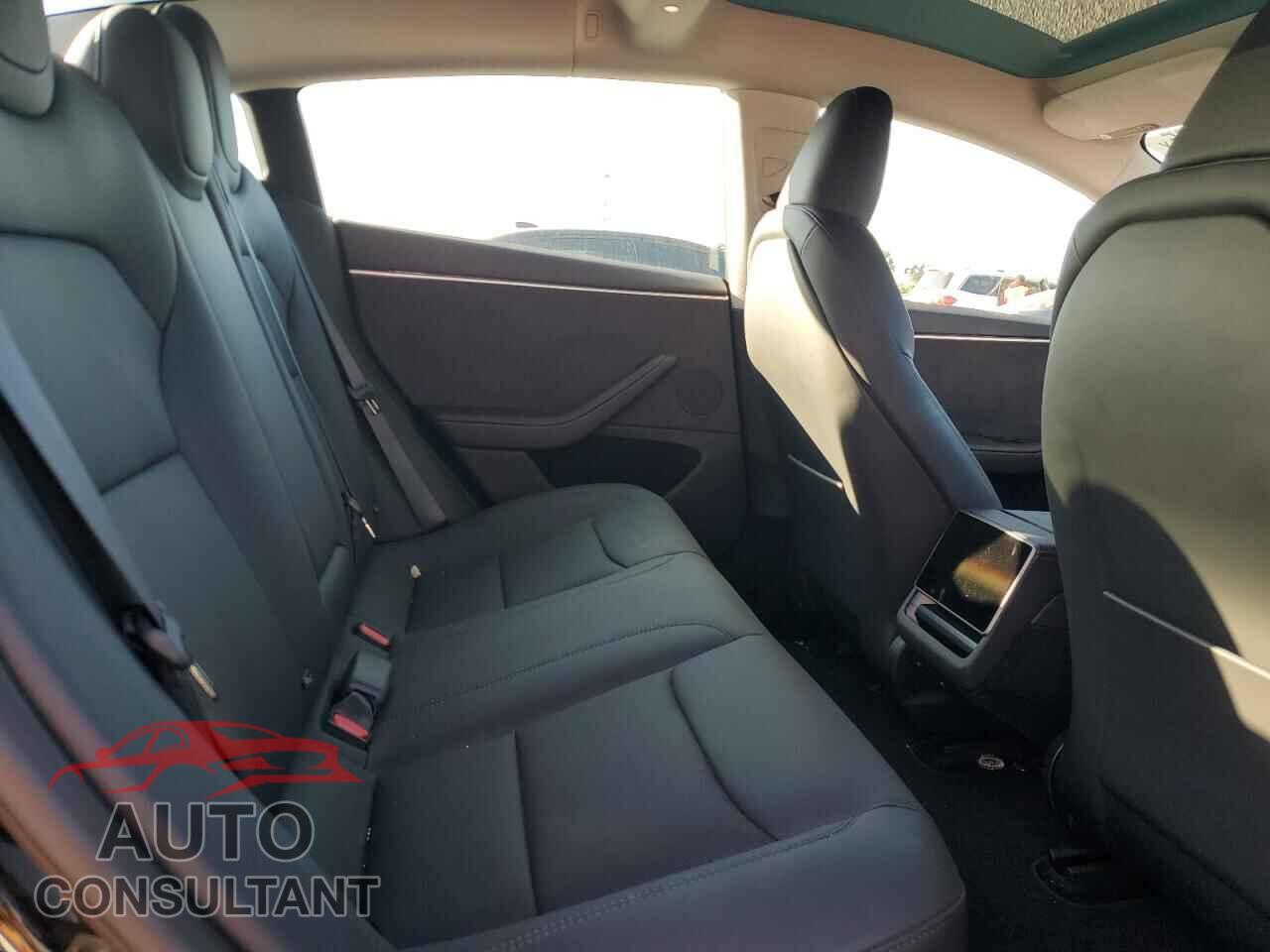 TESLA MODEL 3 2024 - 5YJ3E1EB2RF796845