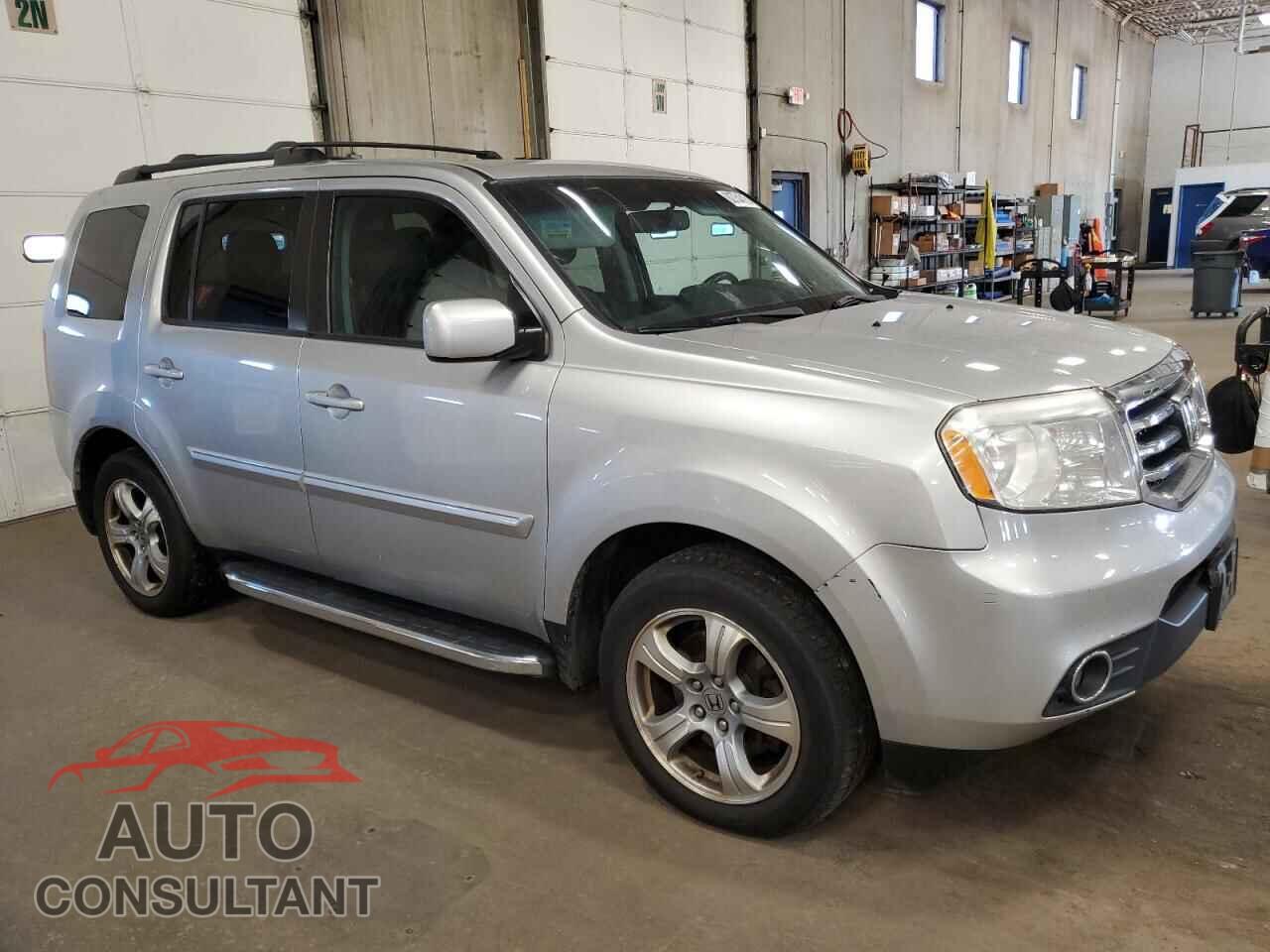 HONDA PILOT 2015 - 5FNYF4H51FB032118