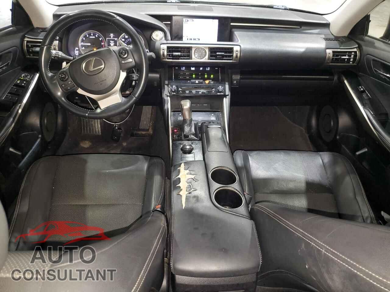 LEXUS IS 2014 - JTHBE1D27E5000646