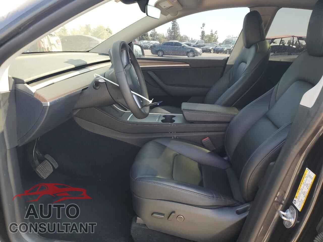 TESLA MODEL Y 2024 - 7SAYGAEE5RF087470
