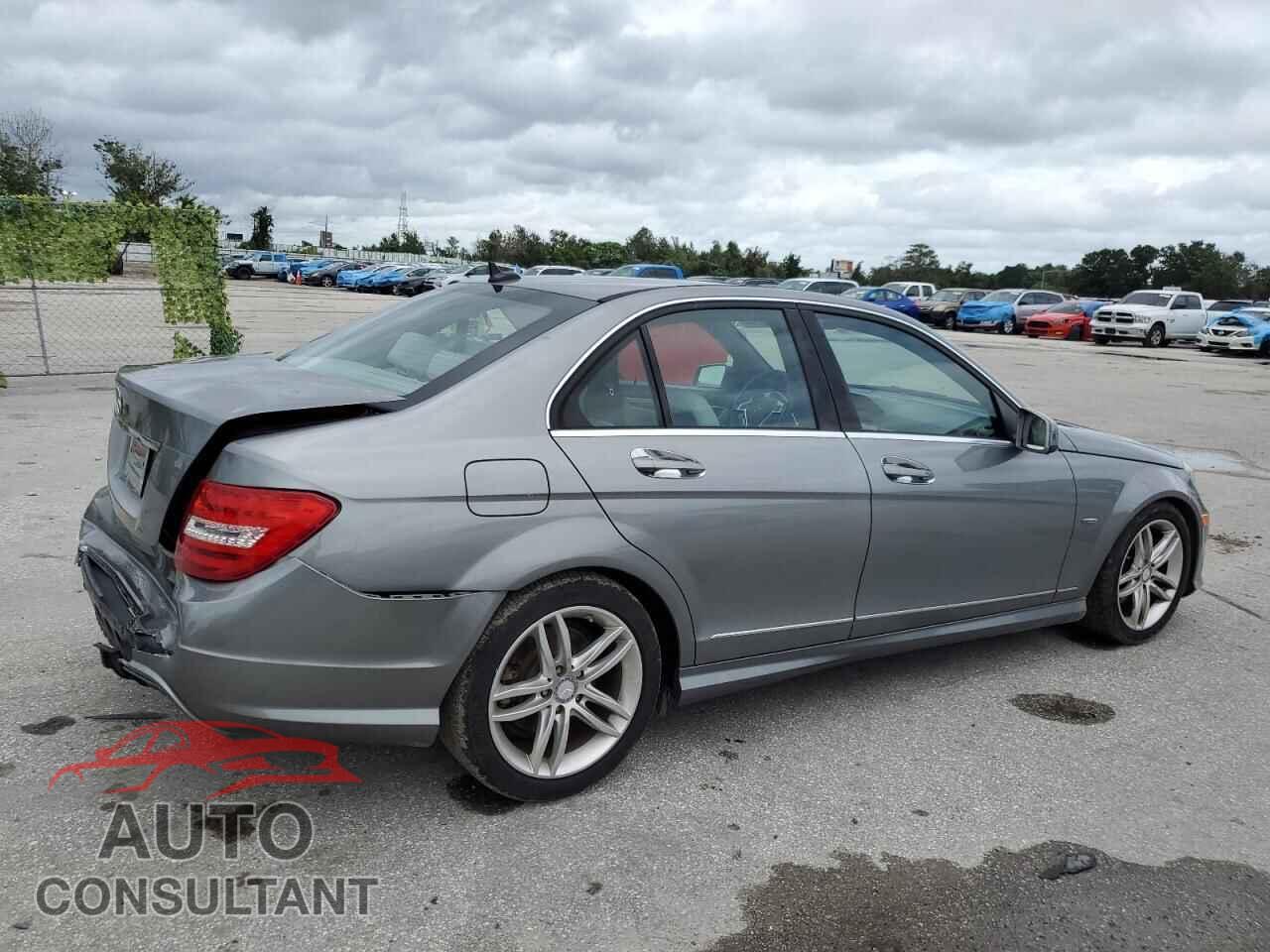 MERCEDES-BENZ C-CLASS 2012 - WDDGF4HB4CR192586