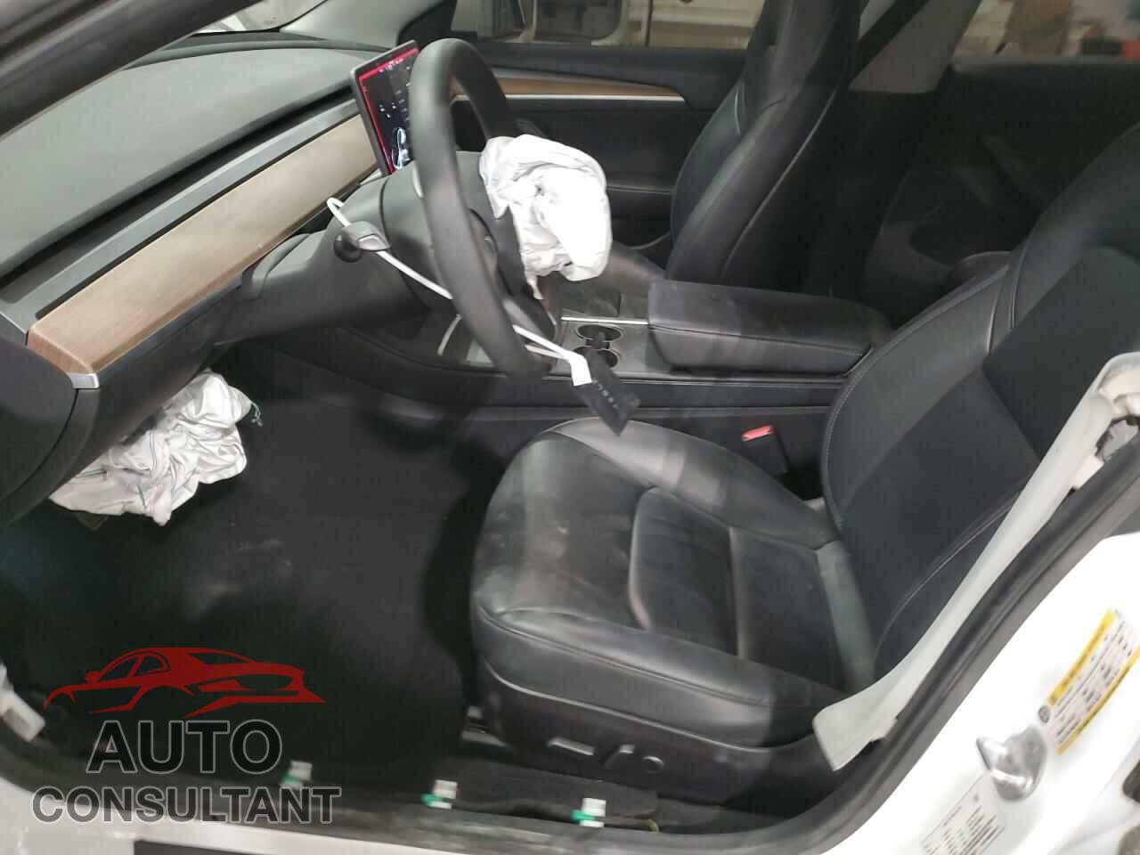 TESLA MODEL 3 2021 - 5YJ3E1EB2MF984211