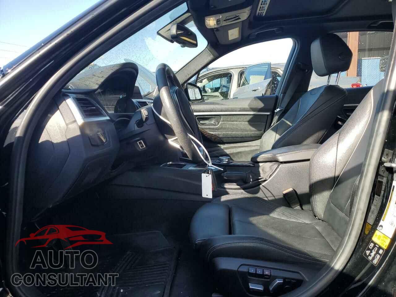 BMW 3 SERIES 2016 - WBA8E3G50GNU03462