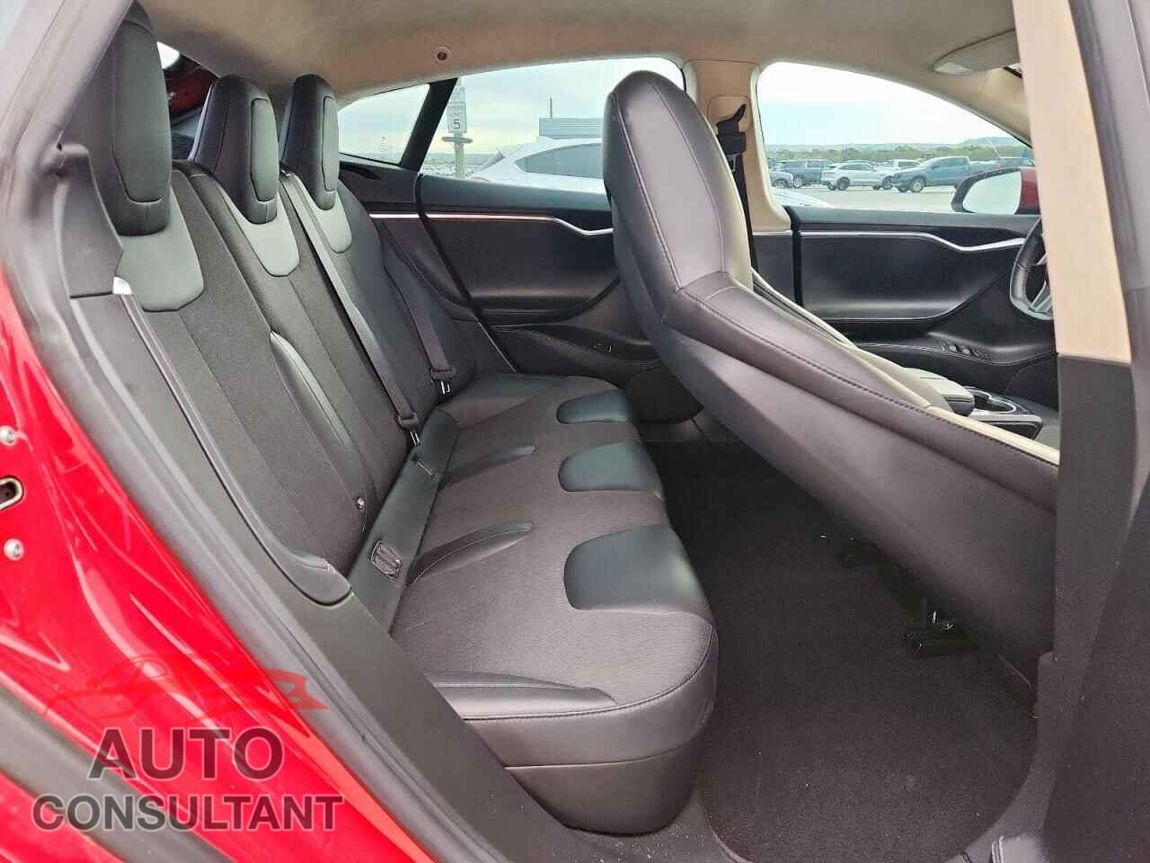 TESLA MODEL S 2016 - 5YJSA1E11GF137828