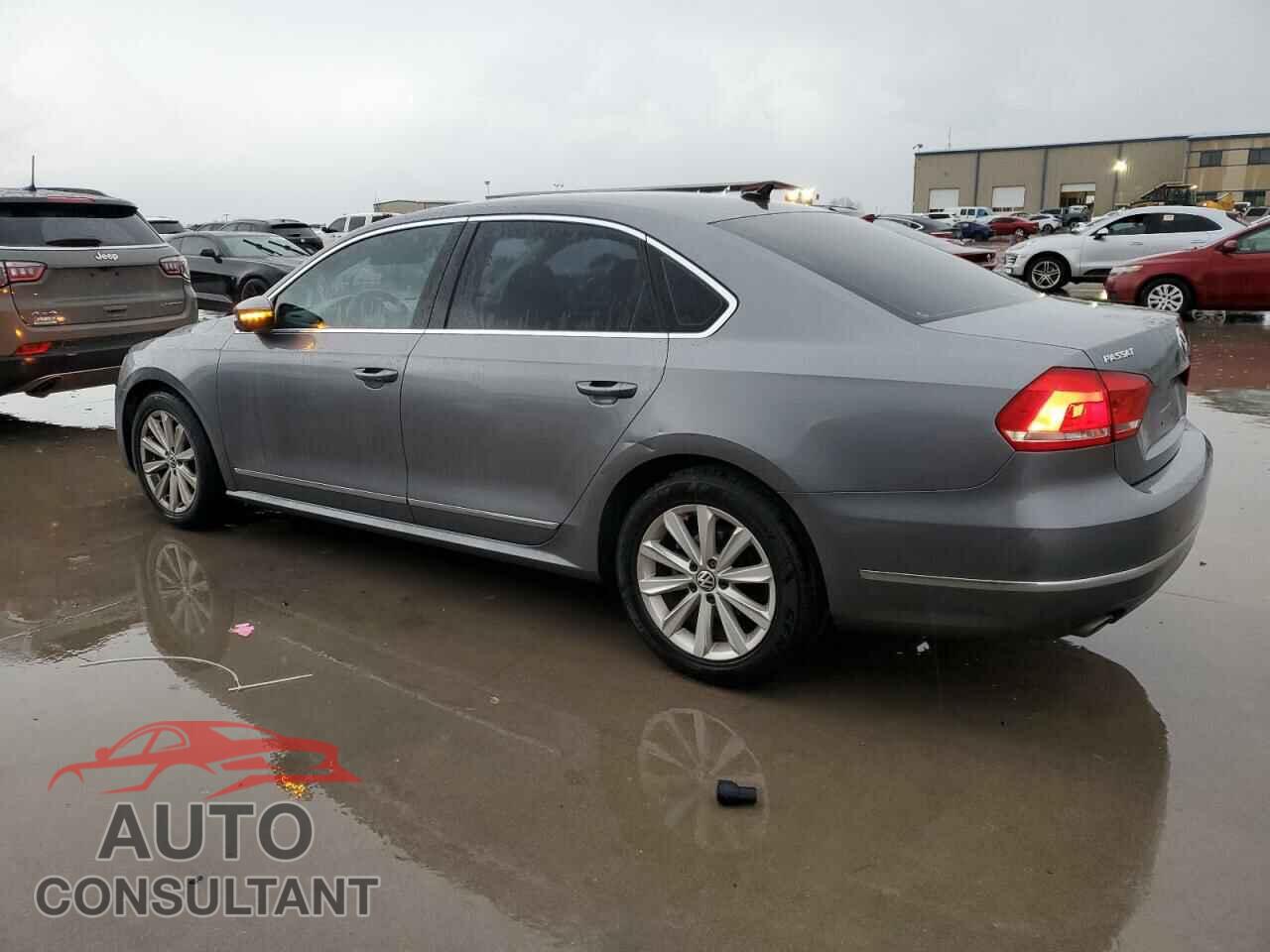 VOLKSWAGEN PASSAT 2012 - 1VWCP7A33CC080498