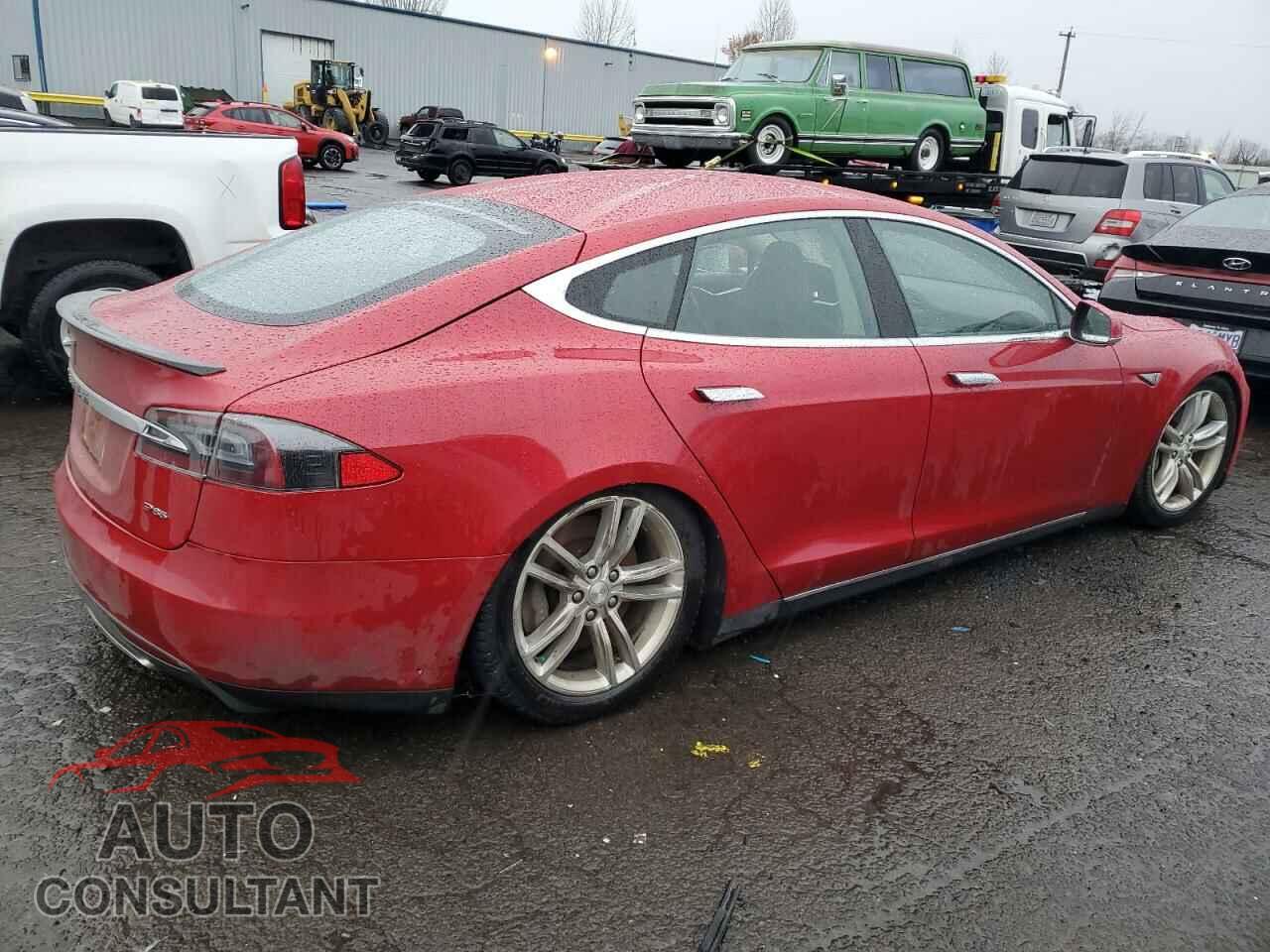 TESLA MODEL S 2013 - 5YJSA1DPXDFP13921