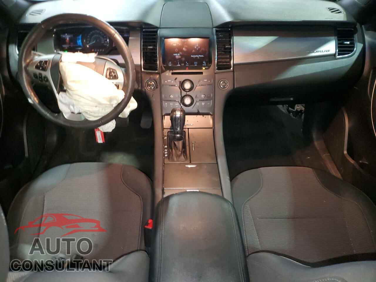 FORD TAURUS 2017 - 1FAHP2E89HG117562