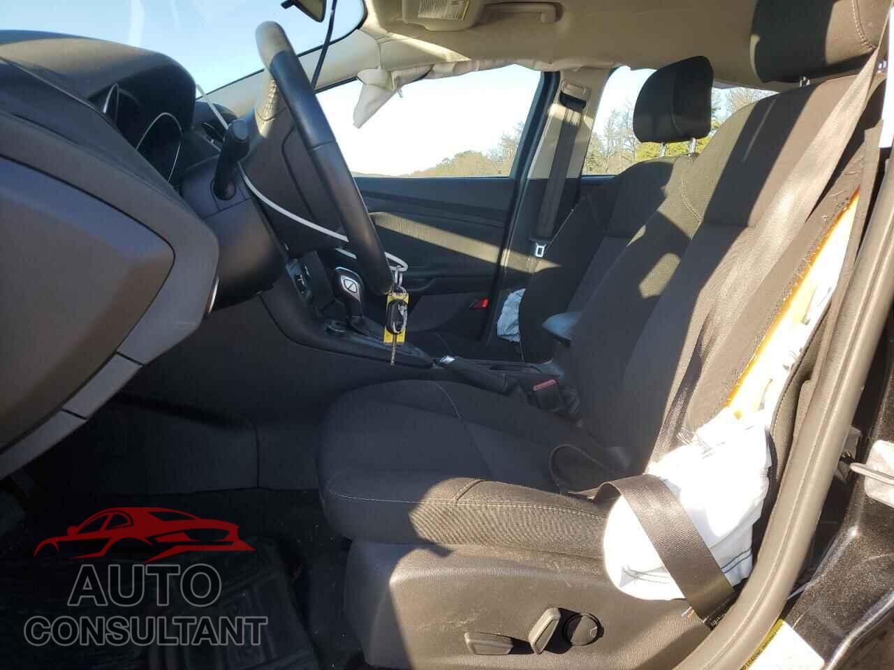FORD FOCUS 2016 - 1FADP3F28GL240371