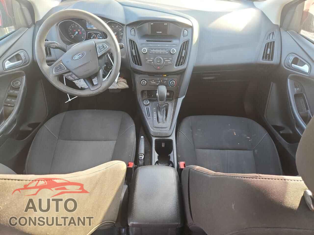 FORD FOCUS 2017 - 1FADP3K28HL224128
