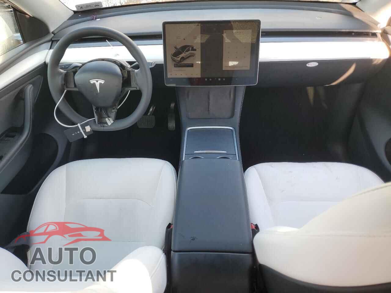 TESLA MODEL Y 2024 - 7SAYGDED6RF044698