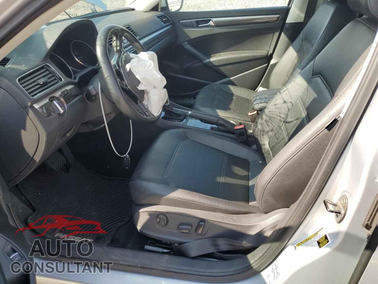 VOLKSWAGEN PASSAT 2017 - 1VWBT7A37HC005401