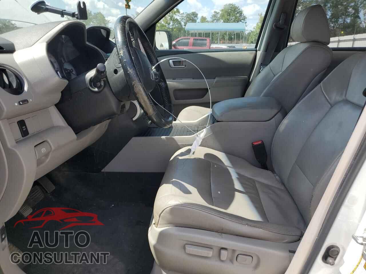 HONDA PILOT 2011 - 5FNYF4H73BB029569