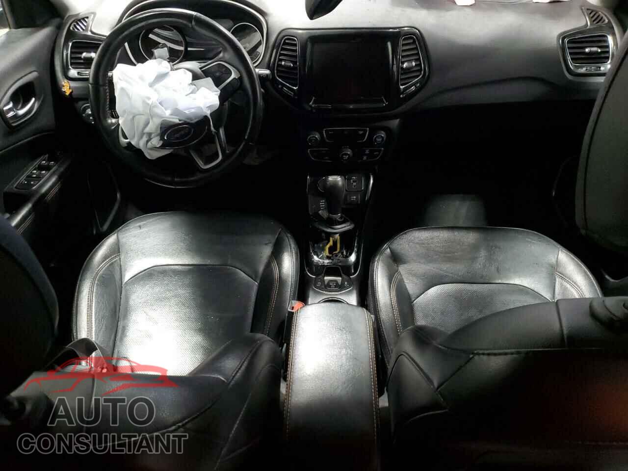JEEP COMPASS 2020 - 3C4NJDCB3LT108904