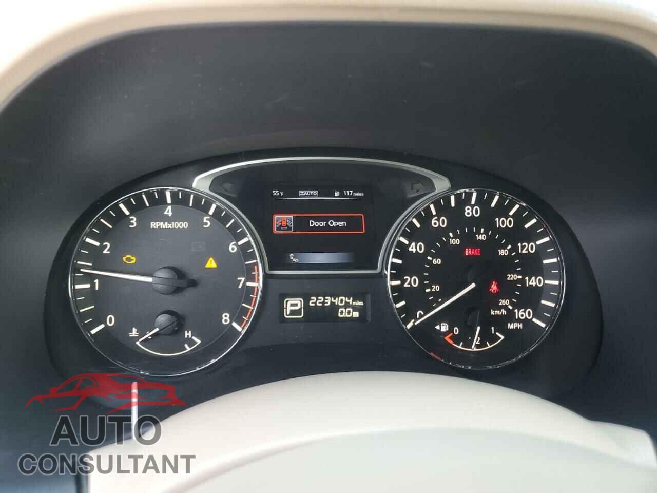 NISSAN PATHFINDER 2015 - 5N1AR2MMXFC636740