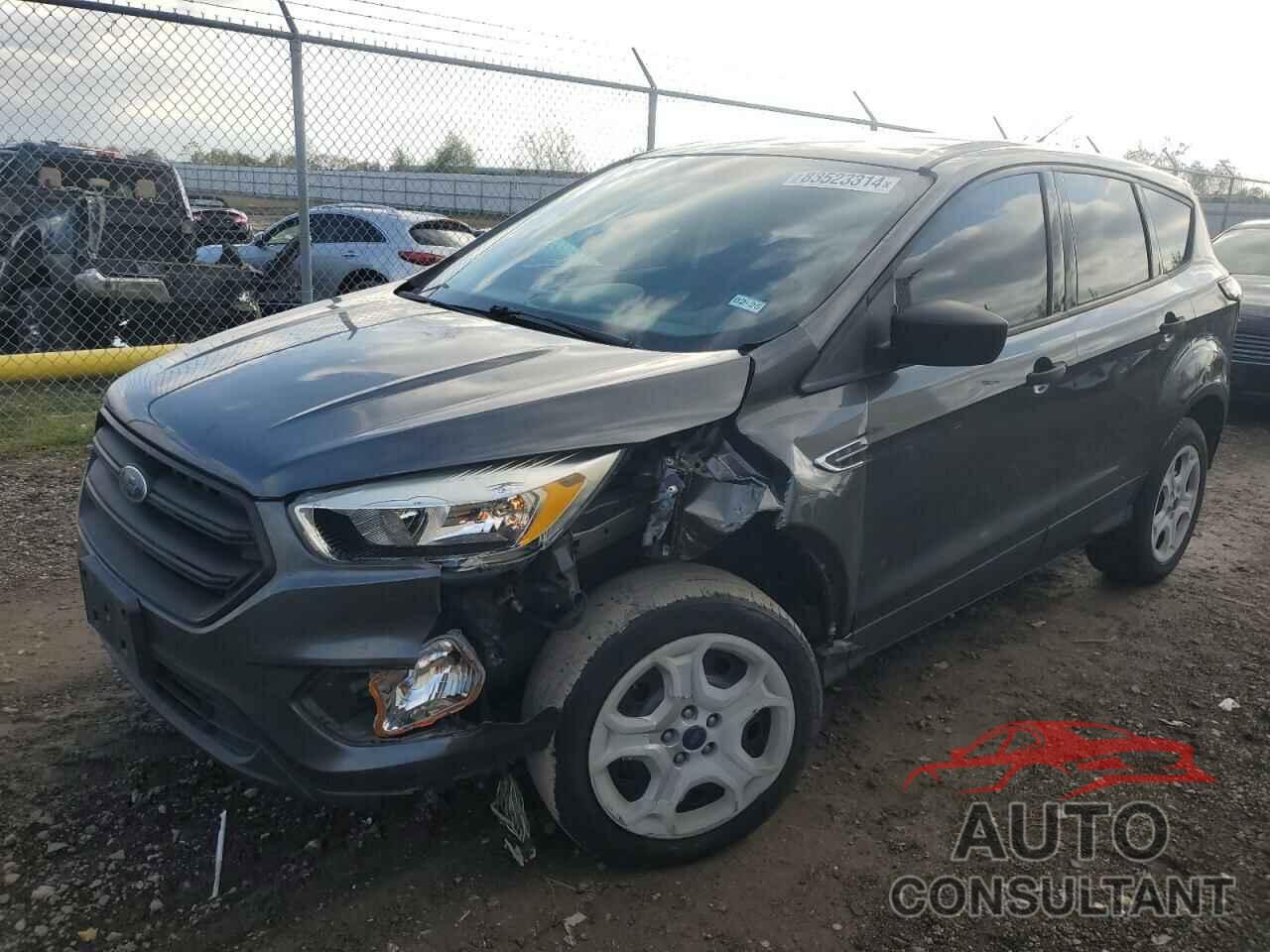 FORD ESCAPE 2017 - 1FMCU0F74HUC00157