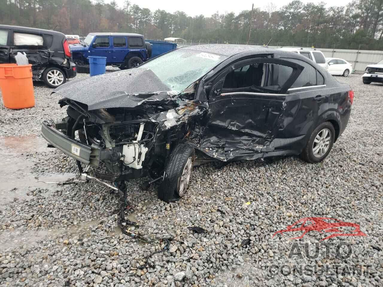 CHEVROLET SONIC 2013 - 1G1JC5SB1D4215255