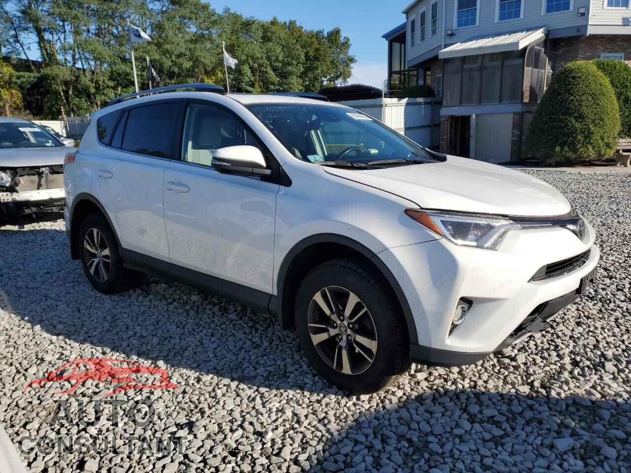 TOYOTA RAV4 2017 - JTMRFREV9HD199147