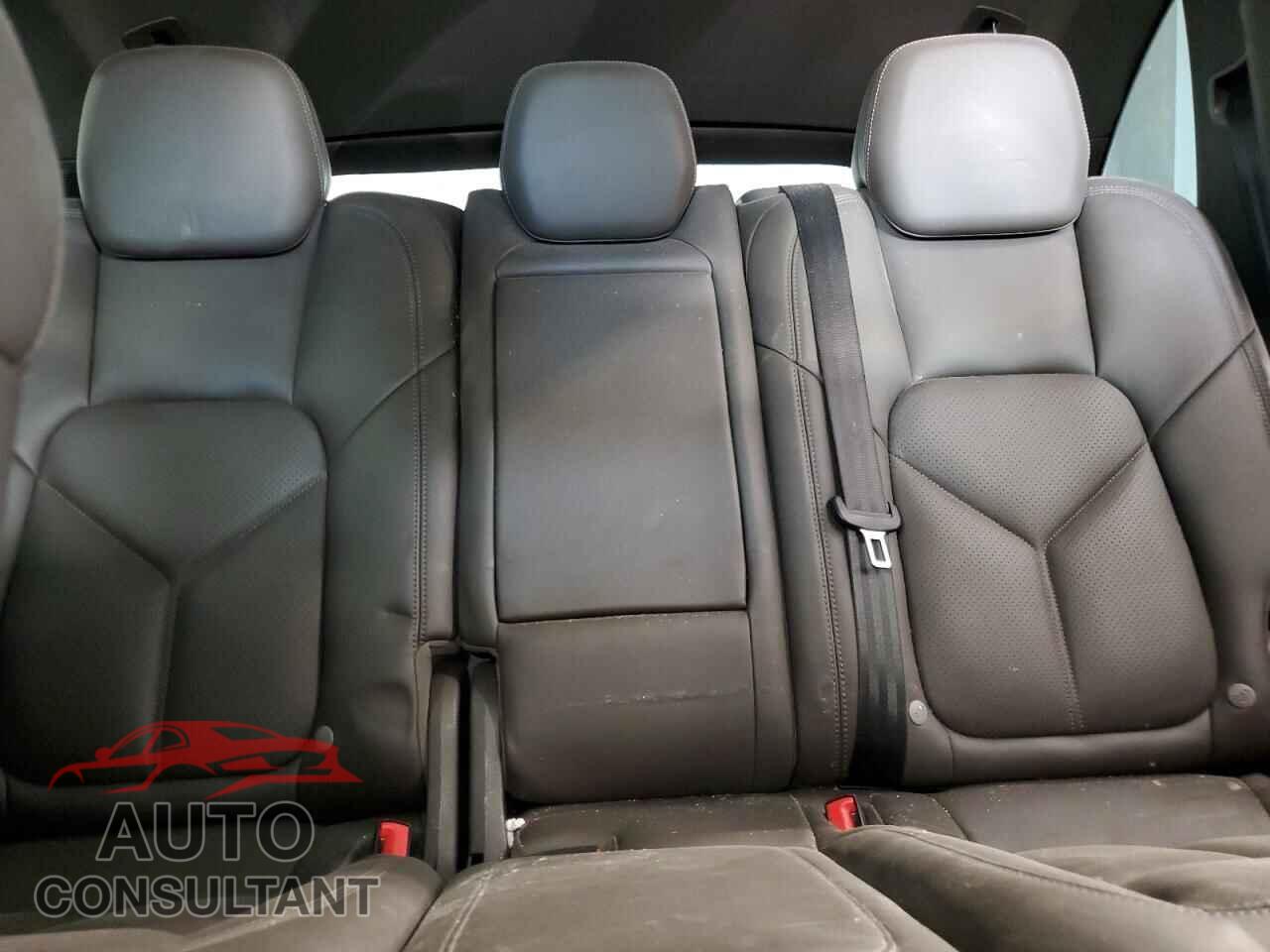 PORSCHE CAYENNE 2016 - WP1AA2A26GLA09564