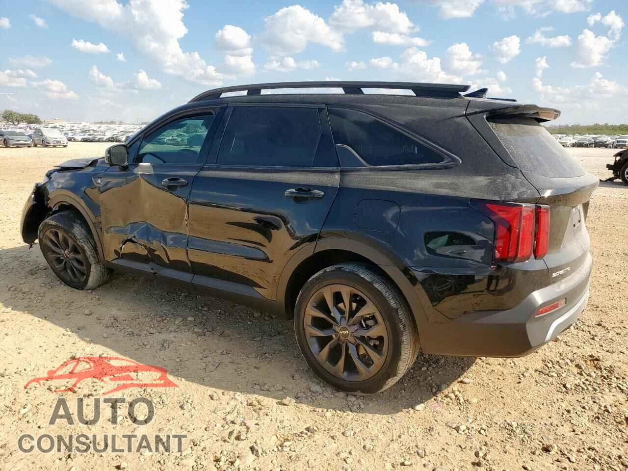 KIA SORENTO 2023 - 5XYRKDLF6PG247830