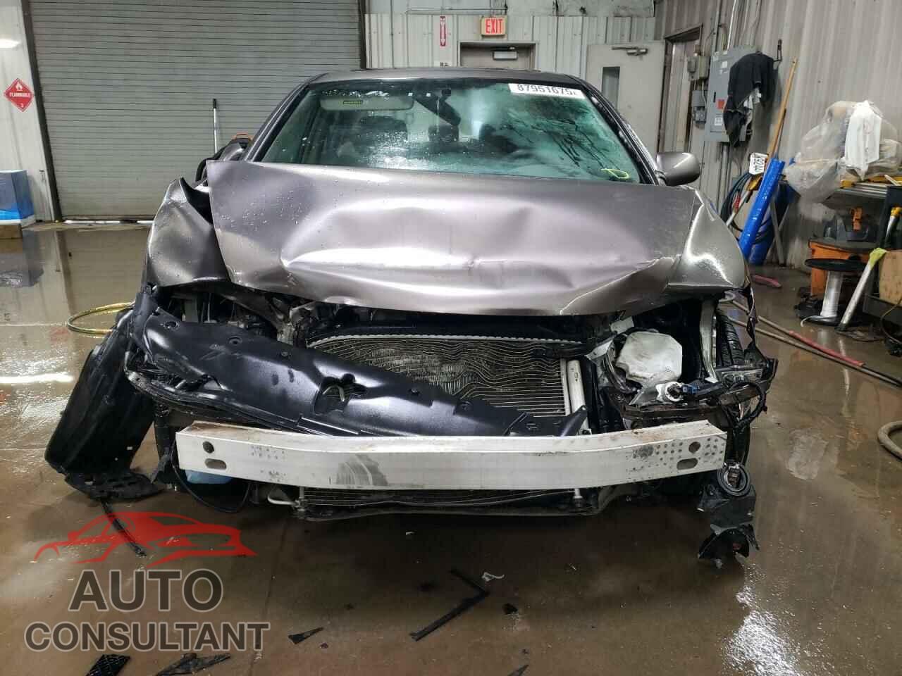 HONDA CIVIC 2010 - 19XFA1F8XAE024115