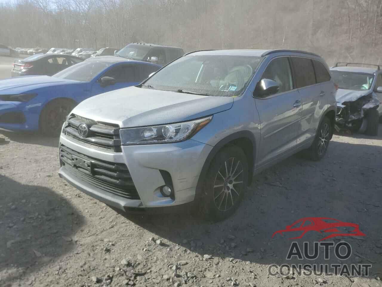 TOYOTA HIGHLANDER 2018 - 5TDJZRFHXJS809337