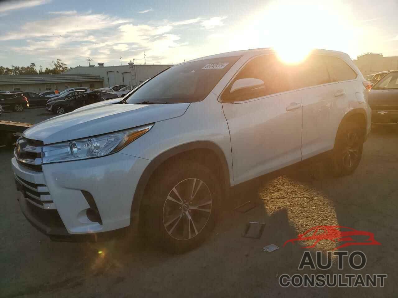 TOYOTA HIGHLANDER 2019 - 5TDZARFH0KS052637