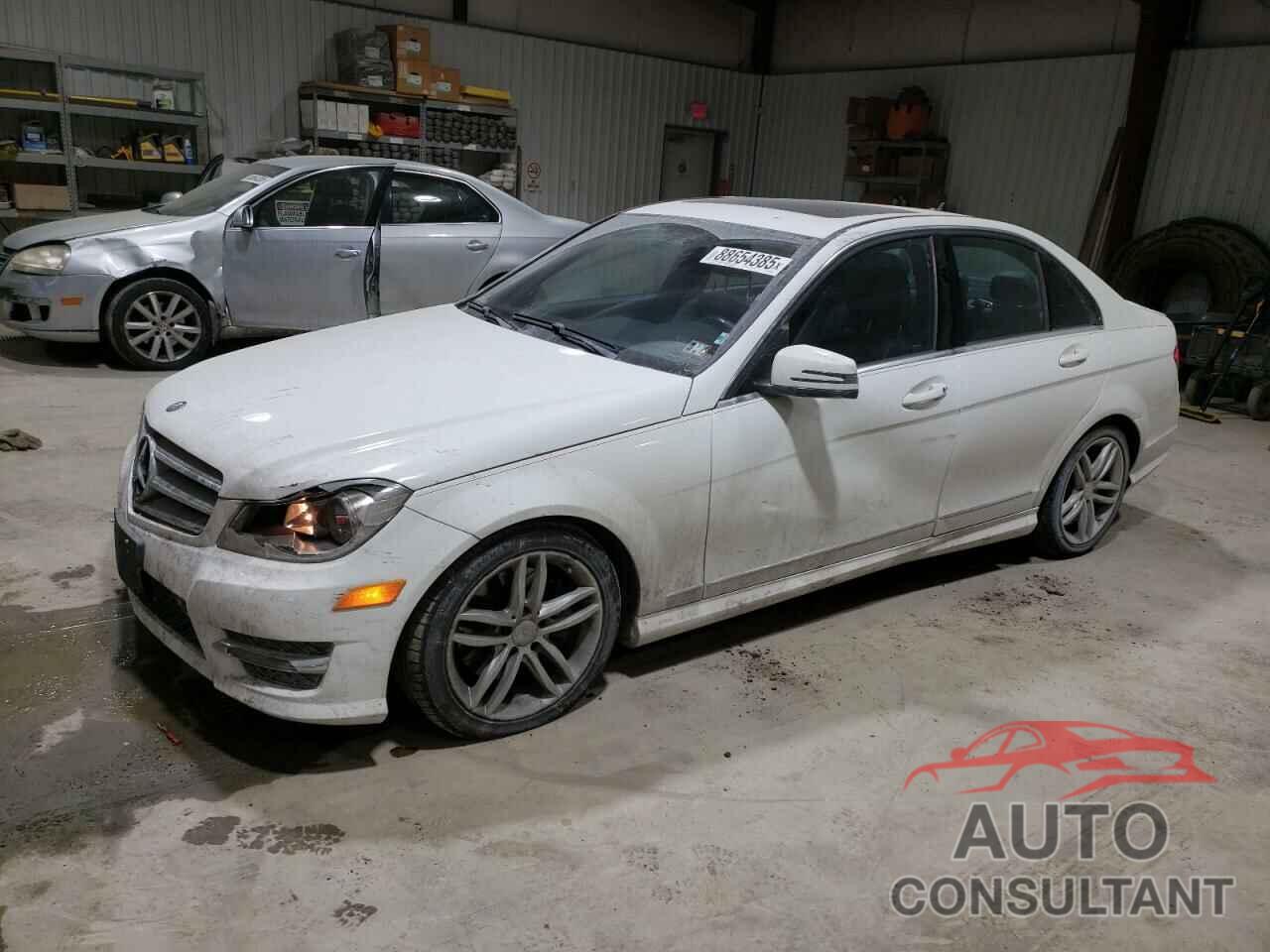 MERCEDES-BENZ C-CLASS 2013 - WDDGF8ABXDR279444