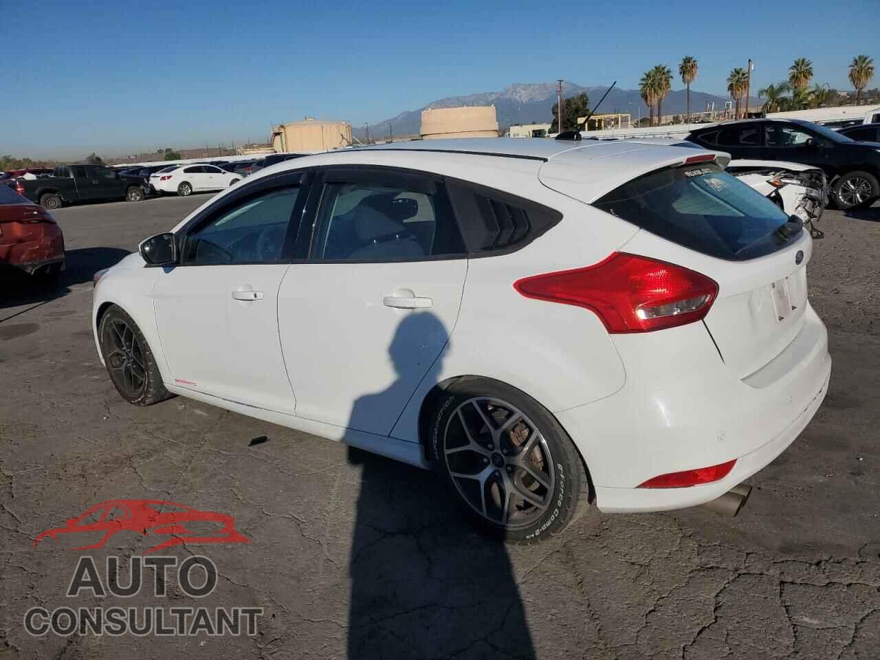 FORD FOCUS 2017 - 1FADP3M20HL245598