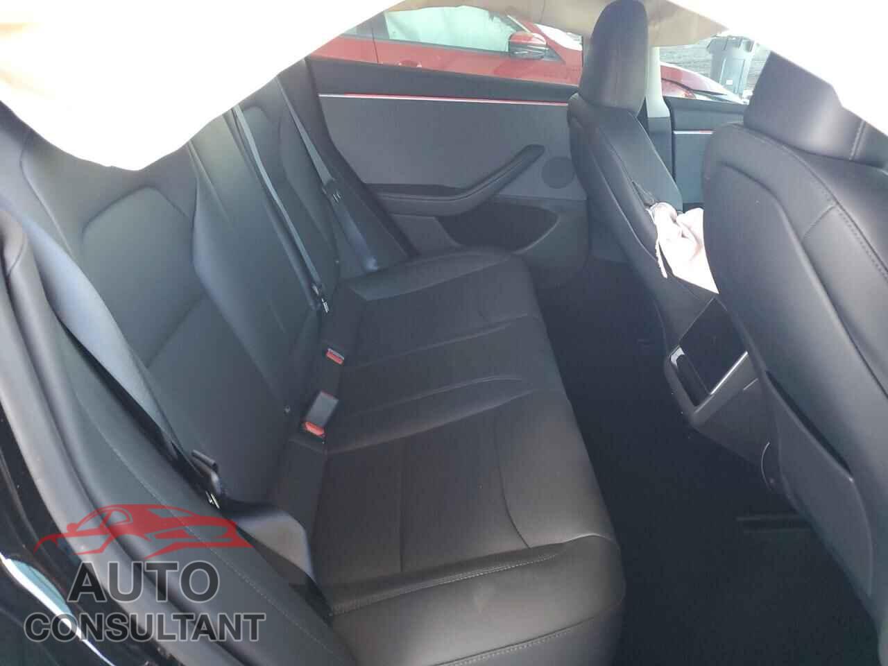 TESLA MODEL 3 2024 - 5YJ3E1EA5RF858875