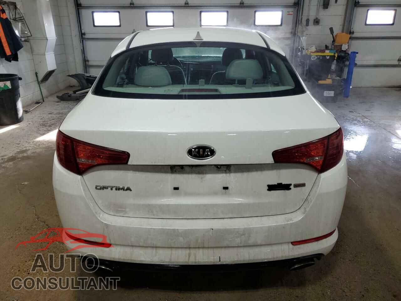 KIA OPTIMA 2011 - KNAGM4A72B5057261