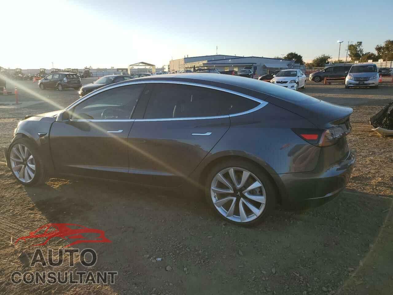 TESLA MODEL 3 2018 - 5YJ3E1EA8JF060455