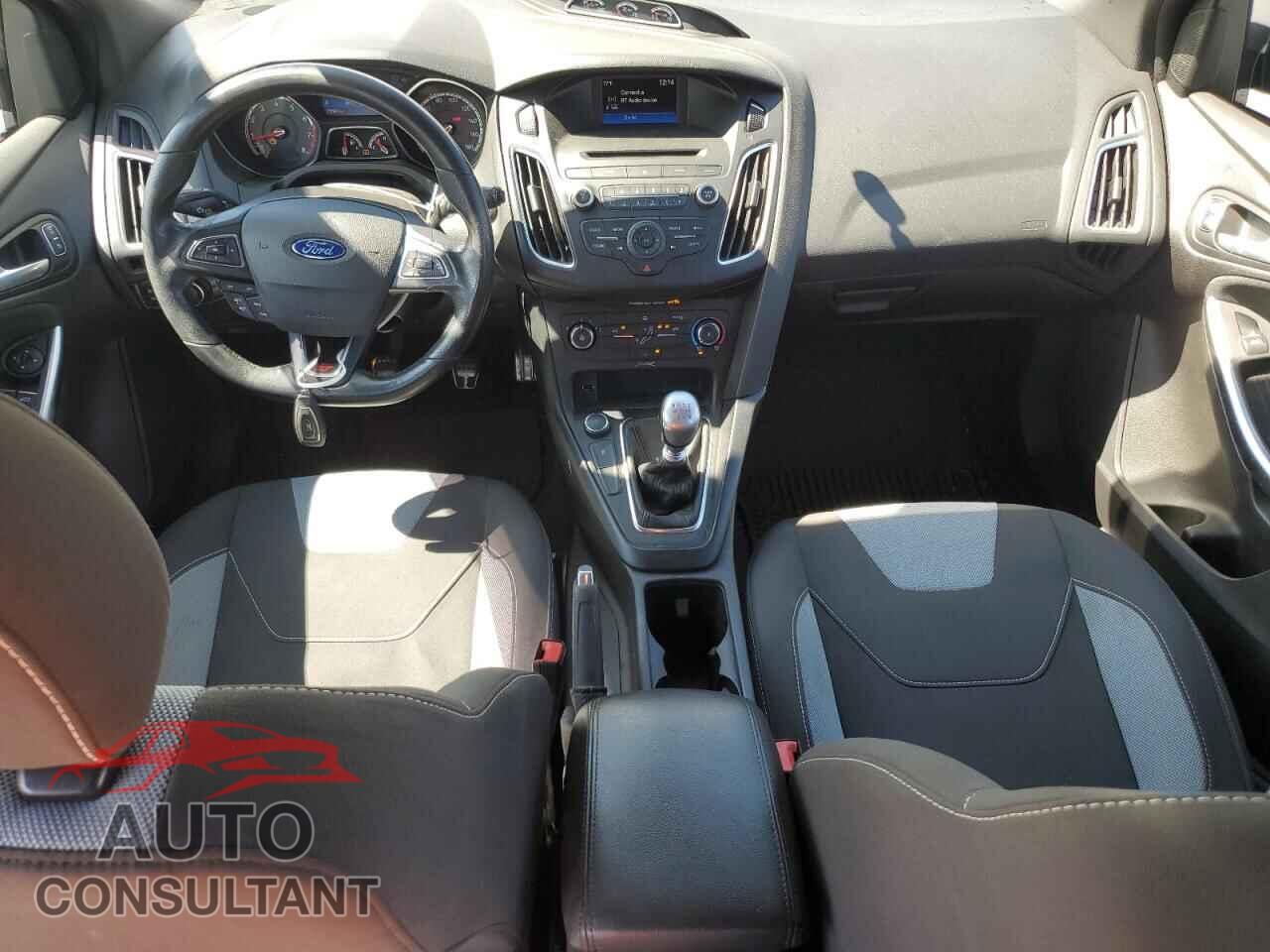FORD FOCUS 2017 - 1FADP3L9XHL251066