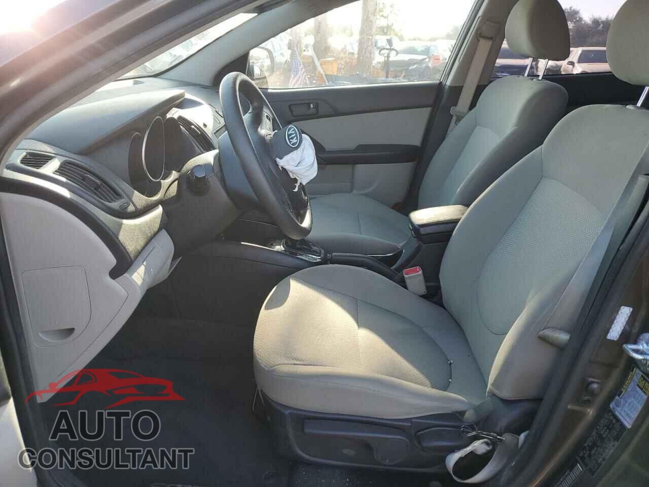 KIA FORTE 2011 - KNAFU4A29B5424687