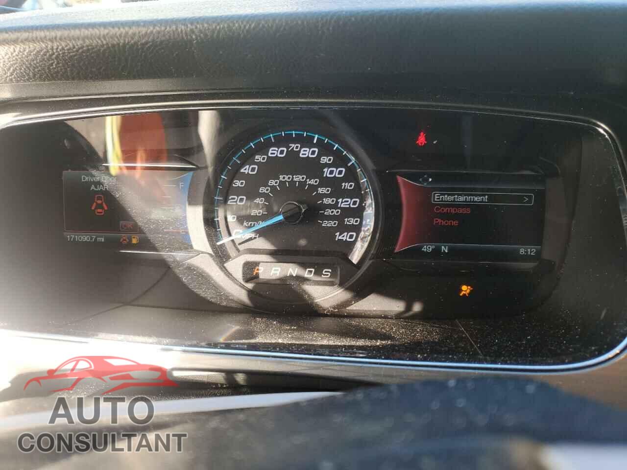 FORD TAURUS 2018 - 1FAHP2E87JG105433