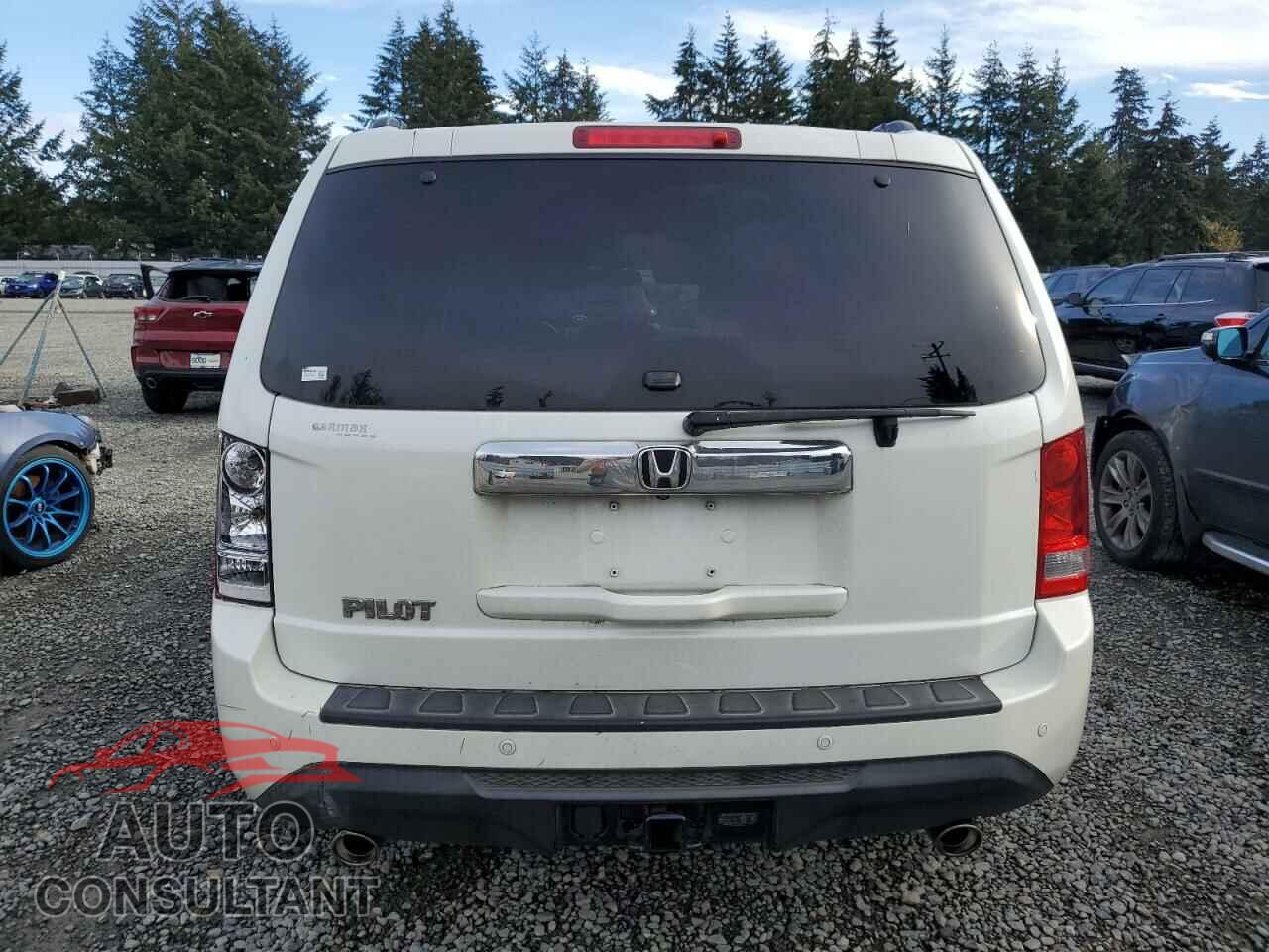 HONDA PILOT 2013 - 5FNYF4H90DB005136