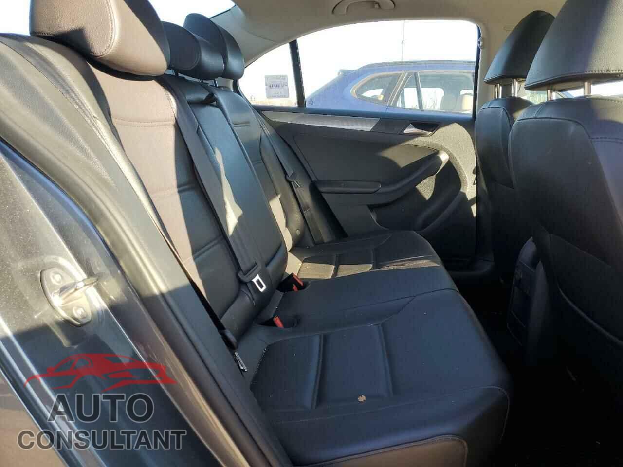VOLKSWAGEN JETTA 2017 - 3VWDB7AJ7HM372906