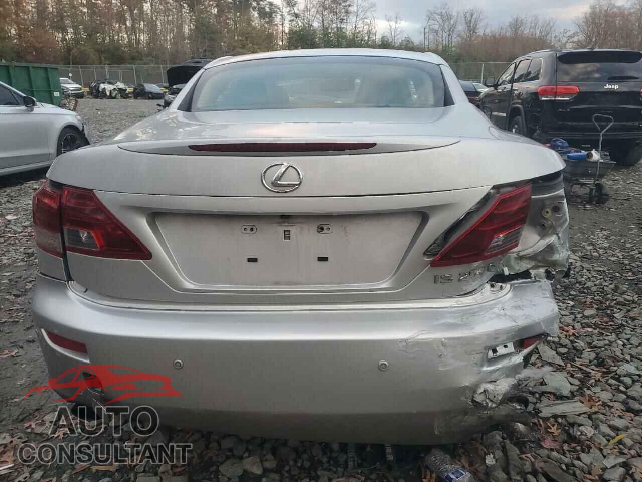 LEXUS IS 2011 - JTHFF2C29B2519670